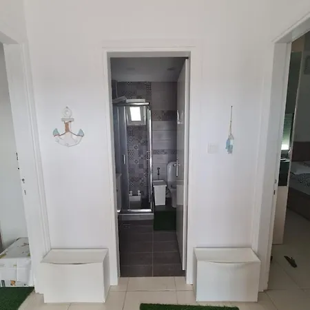 Apartment Private 24sqm Studio In Lambi,
