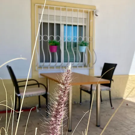 Apartment Private 24sqm Studio In Lambi, *